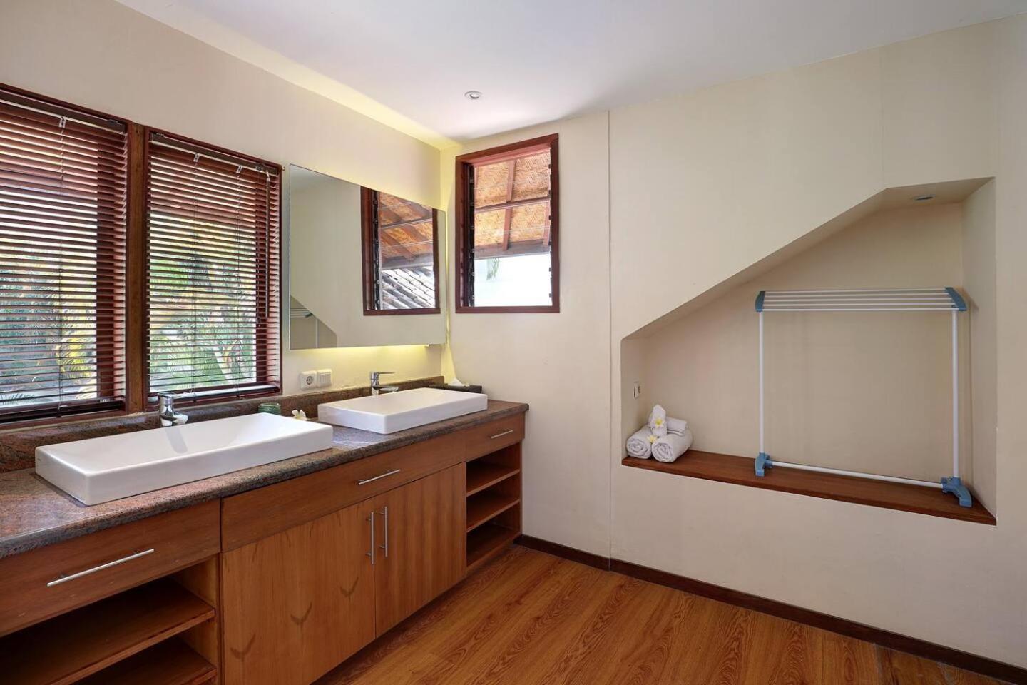 Super Value 4 Bedroom, Walk To Bintang Supermarket Seminyak Exterior foto